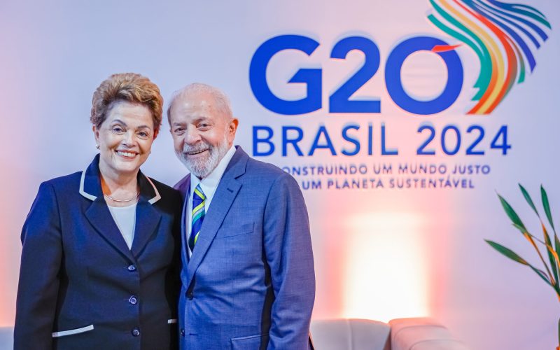 Rio de Janeiro(RJ), 23.07.2024 - Presidente da República, Luiz Inácio Lula da Silva, durante encontro com a Presidenta do NBD e Ex-Presidenta da República, Dilma Rousseff, antes da sessão de abertura da Reunião Ministerial da Força Tarefa do G20 para o Estabelecimento de uma Aliança Global contra a Fome e a Pobreza, na sede da ONG Ação da Cidadania. Foto: Ricardo Stuckert/PR